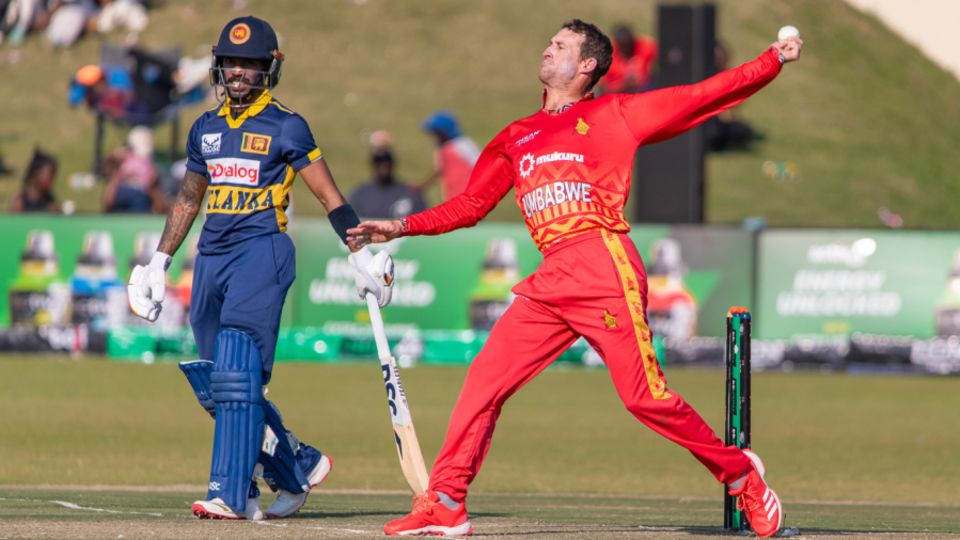 Sean Williams delivers a ball while Pathum Nissanka watches on, Zimbabwe vs Sri Lanka, 2nd ODI, Harare, August 31, 2025
