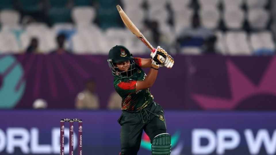 Sobhana Mostary punches one straight down the ground, Australia vs Bangladesh, Women's World Cup, Visakhapatnam, October 16, 2025