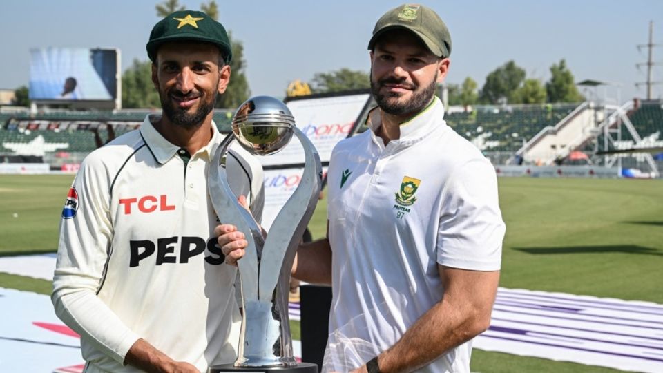 Shan Masood and Aiden Markram pose with the shared trophy after the series ended in a draw, Pakistan vs South Africa, 2nd Test, Rawalpindi, 4th day, October 23, 2025