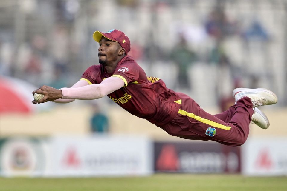 Alick Athanaze pulled off a stunning catch off his own bowling, Bangladesh vs West Indies, 3rd ODI, Dhaka, October 23, 2025