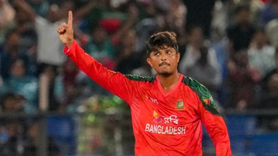 Mahedi Hasan celebrates a wicket, Bangladesh vs West Indies, 3rd T20I, Chattogram, October 31, 2025