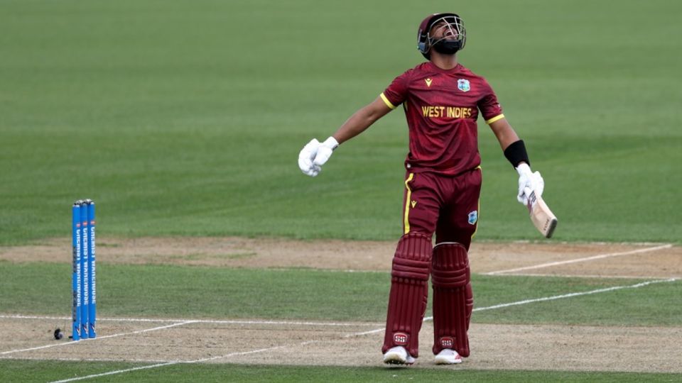 Shai Hope throws his head back in disappointment after being strangled down the leg side, New Zealand vs West Indies, 3rd ODI, Hamilton, November 22, 2025