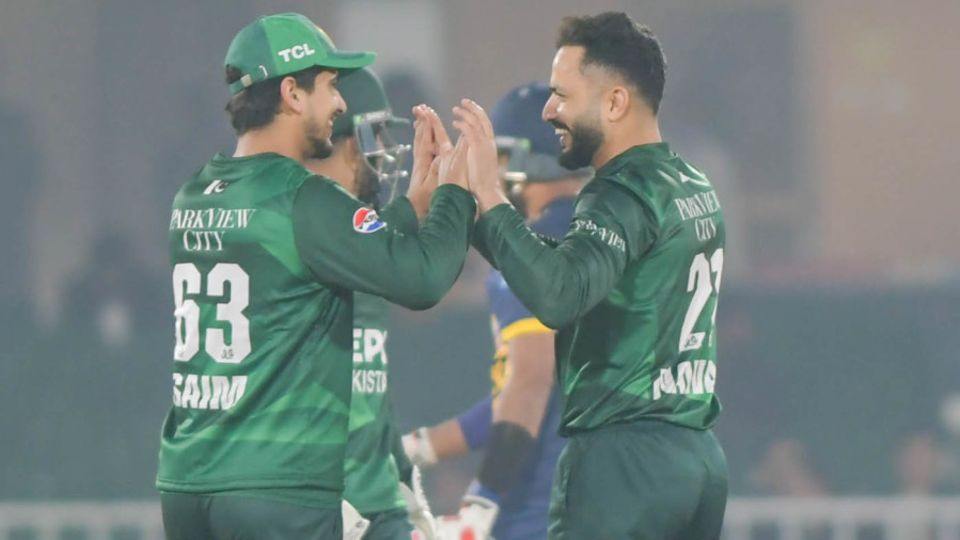 Saim Ayub celebrates one of Mohammad Nawaz's three wickets with him, Pakistan vs Sri Lanka, 3rd match, T20I tri-series, Rawalpindi, November 22, 2025