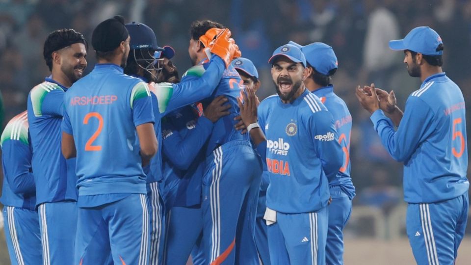 Kuldeep Yadav celebrates after getting rid of Tony de Zorzi, India vs South Africa, 1st ODI, Ranchi, November 30, 2025