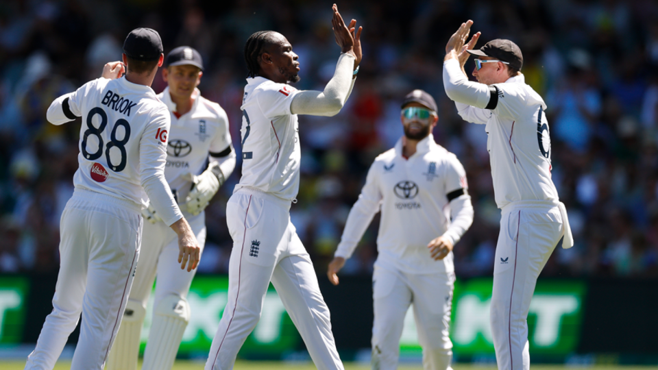 Jofra Archer gave England their first breakthrough, Australia vs England, 3rd Test, Adelaide Oval, December 17, 2025
