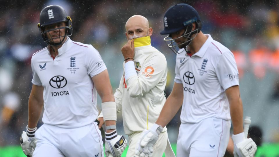 Jamie Smith and Will Jacks made the running for England as Nathan Lyon suffered injury, Australia vs England, 3rd Test, Adelaide, 5th day, December 21, 2025