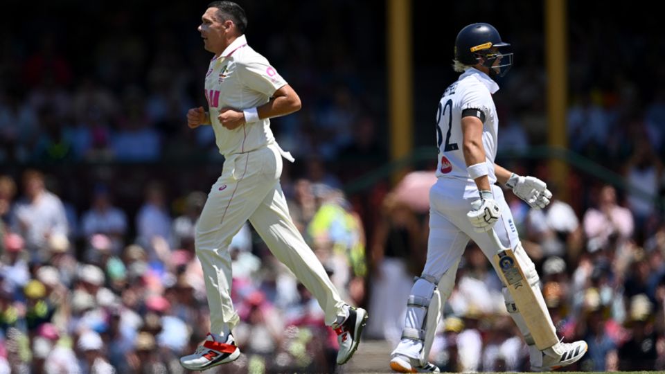 Jacob Bethell walks off after falling to Scott Boland, Australia vs England, 5th Test, Sydney, January 4, 2025