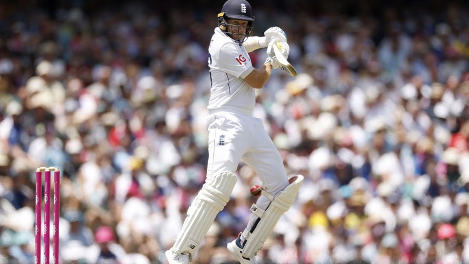 Joe Root plays a trademark dab, Australia vs England, 5th Test, Sydney, January 4, 2025