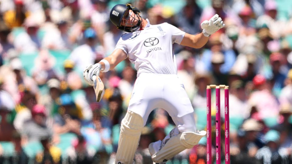 Jacob Bethell was pinned on the helmet by a brutal Cameron Green bouncer, Australia vs England, 5th Test, Sydney, January 7, 2025