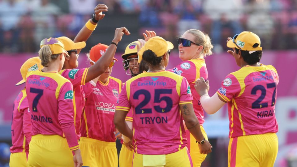 Sophie Ecclestone got Hayley Matthews caught and bowled, Mumbai Indians vs UP Warriorz, WPL 2026, Navi Mumbai, January 17, 2026