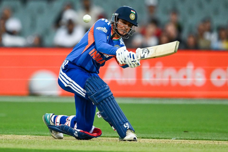 Smriti Mandhana launched a huge six over the leg side, Australia vs India, 3rd T20I, Adelaide, February 21, 2026