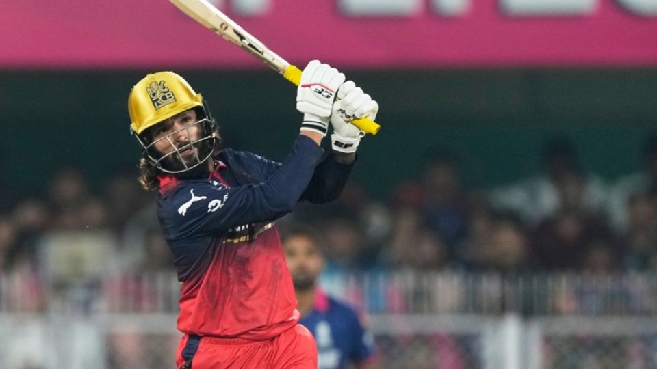 Rajat Patidar swings one away, Rajasthan Royals vs Royal Challengers Bengaluru, IPL 2026, Guwahati, April 10, 2026