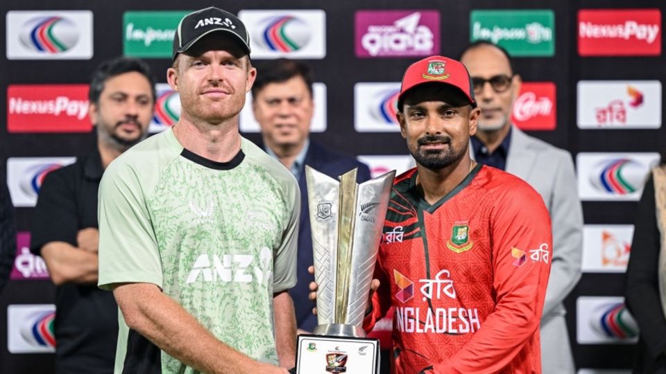 Nick Kelly and Litton Das with the trophy after the T20I series was drawn 1-1, Bangladesh vs New Zealand, 3rd T20I, Dhaka, May 2, 2026