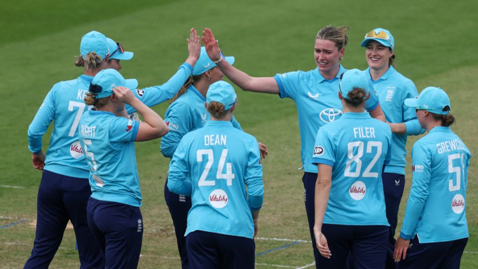 Lauren Bell claimed two early wickets for England, England vs New Zealand, 3rd Women's ODI, Cardiff, May 16, 2026
