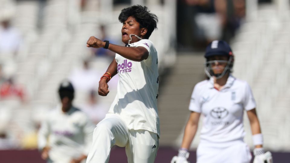 Kranti Gaud sent back Tammy Beaumont for a golden duck, England vs India, only women's Test, Lord's, 3rd day, July 12, 2026