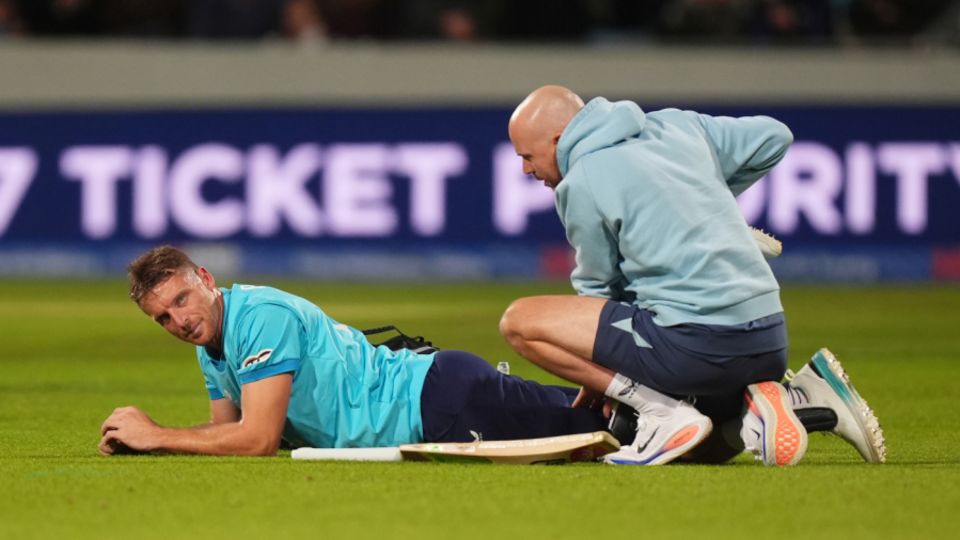 Jos Buttler had to retire hurt with a hamstring twinge, England vs Sri Lanka, 2nd ODI, Headingley, September 24, 2026