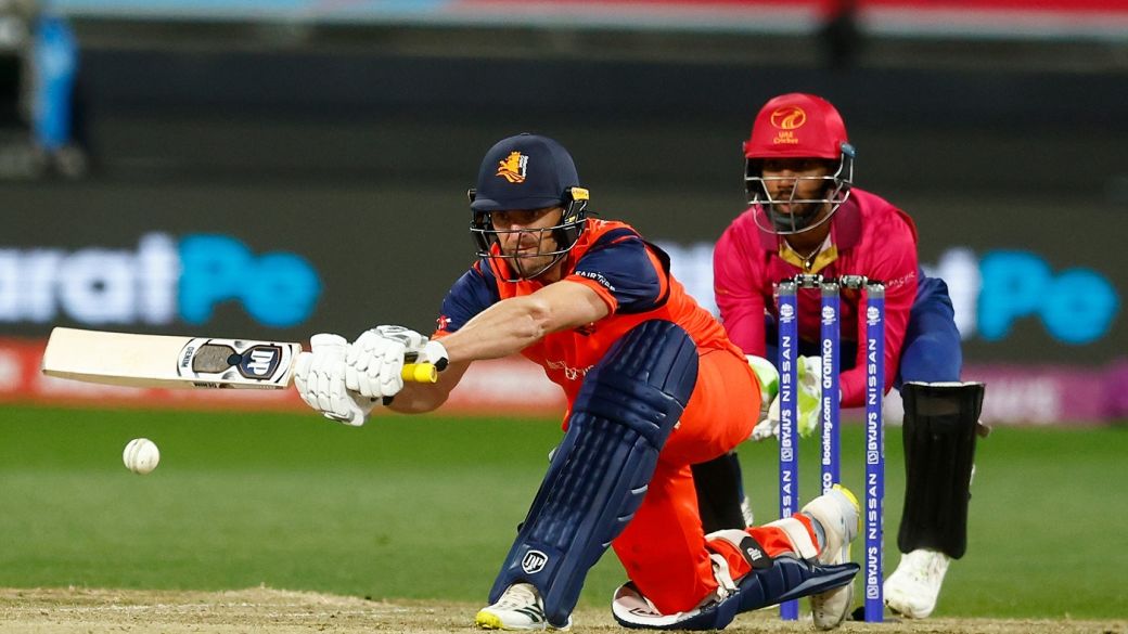 Colin Ackermann stretches out for a sweep, Netherlands vs UAE, Men's T20 World Cup 2022, 1st round, Group A, Geelong, October 6, 2022 ICC via Getty Images