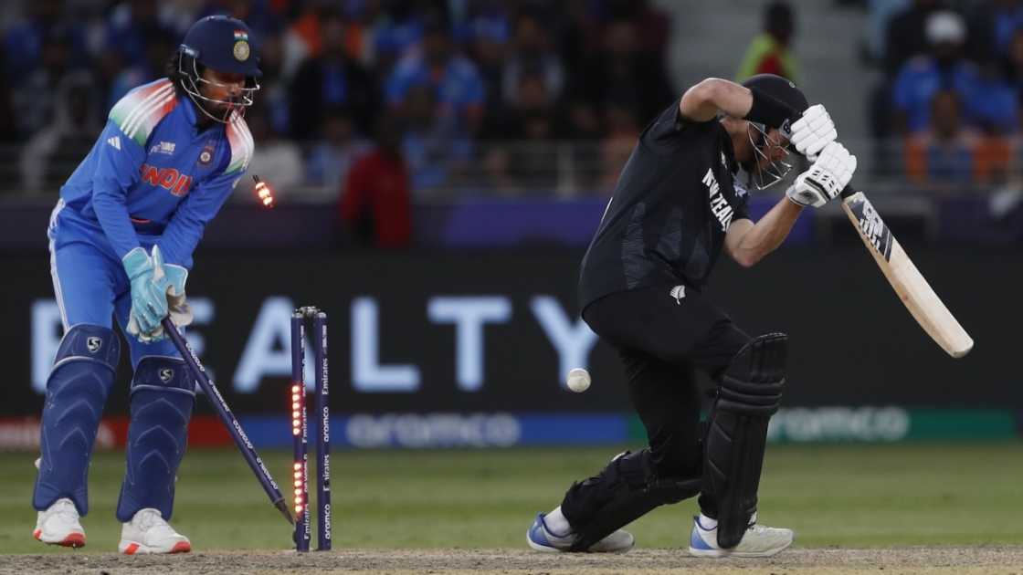 India beat New Zealand, India won by 44 runs