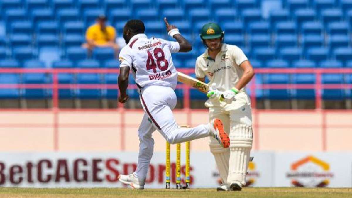 Australia lose three wickets in three overs