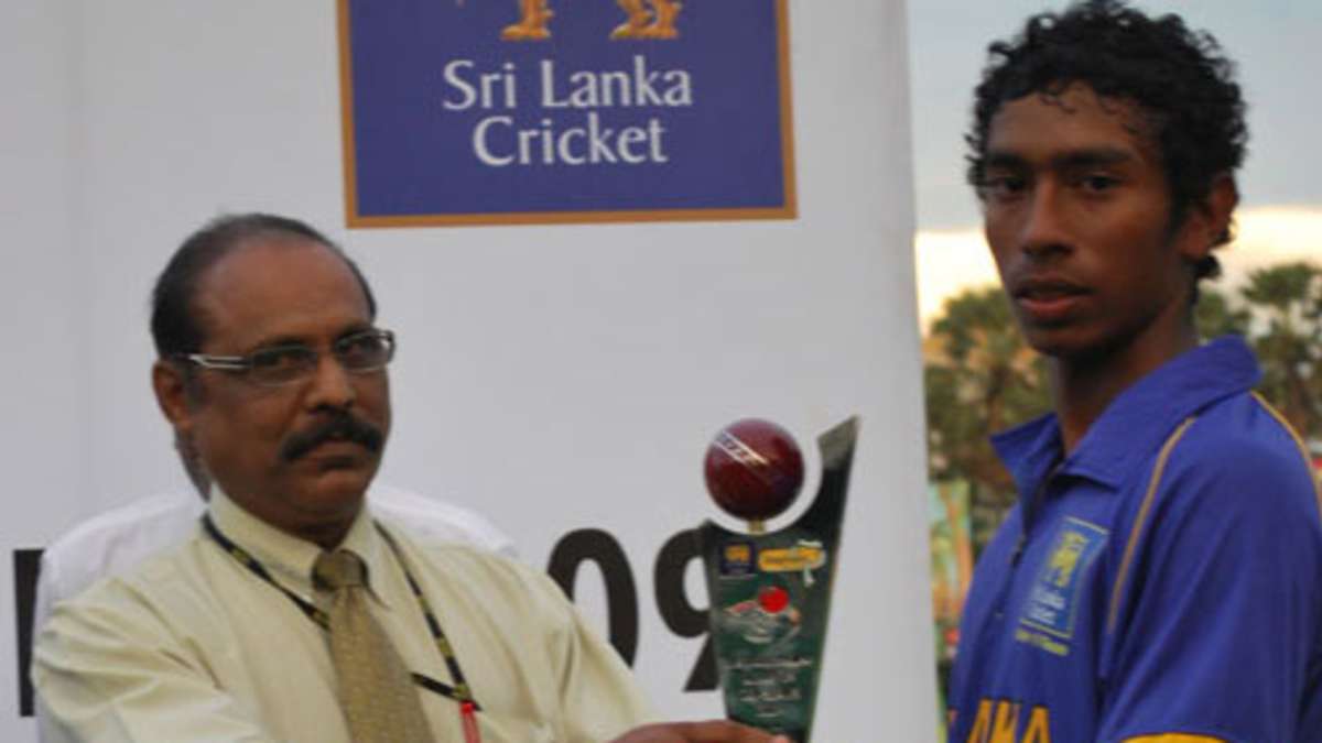 Sri Lanka take title in thriller