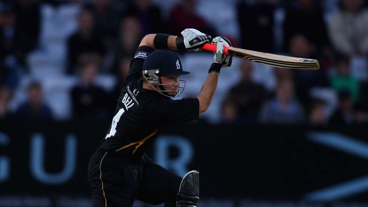 Impressive Bell takes Warwickshire to title
