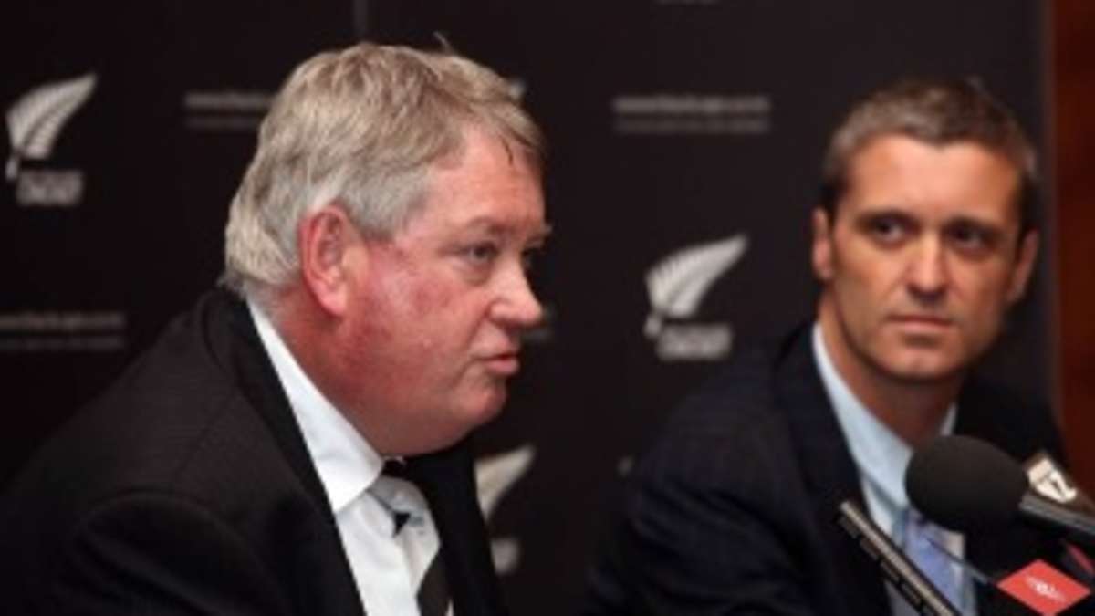 New Zealand puts sweeping changes on hold 