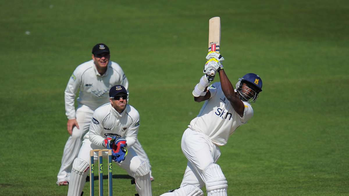 Barker battles Bears to draw