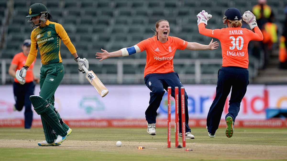 Classy Sarah Taylor leads England to series win