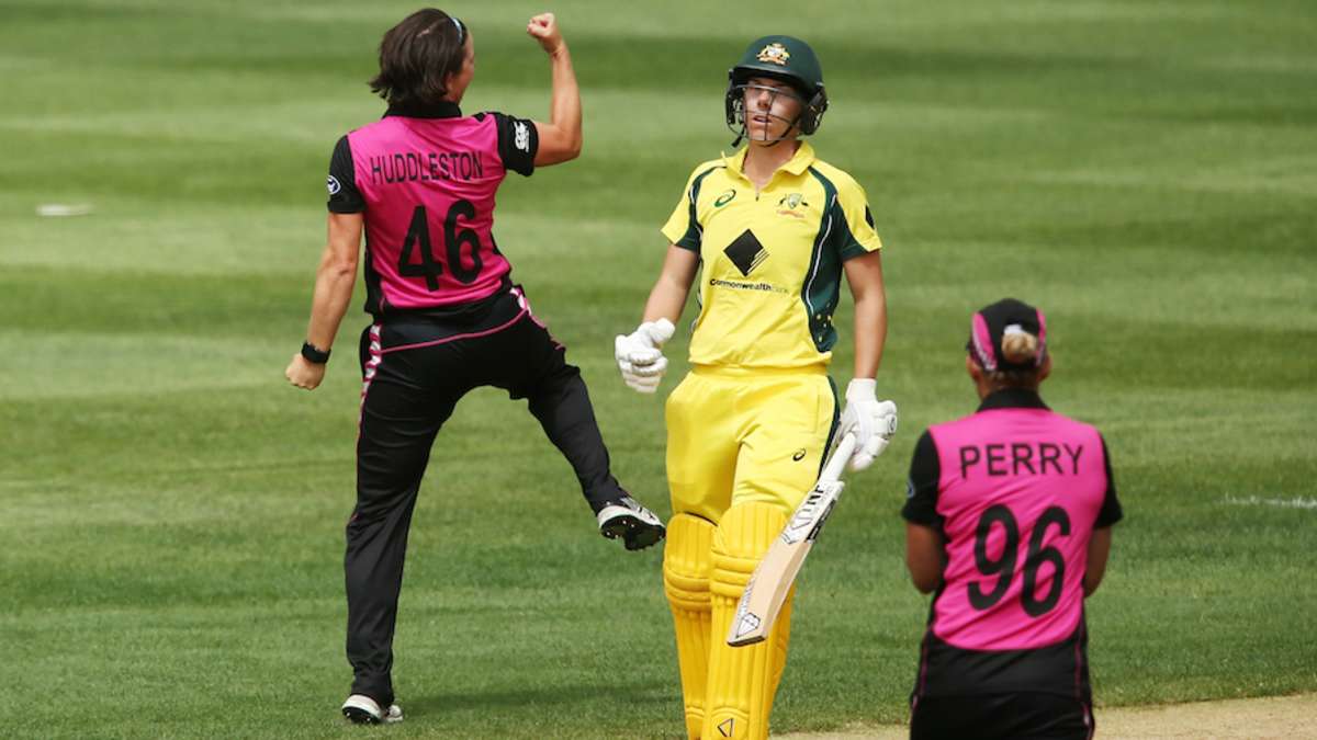 New Zealand strangle Australia in series decider
