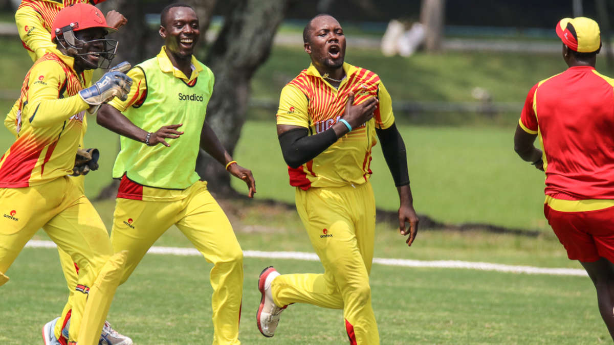 The Cranes defend 90 to save the Danes