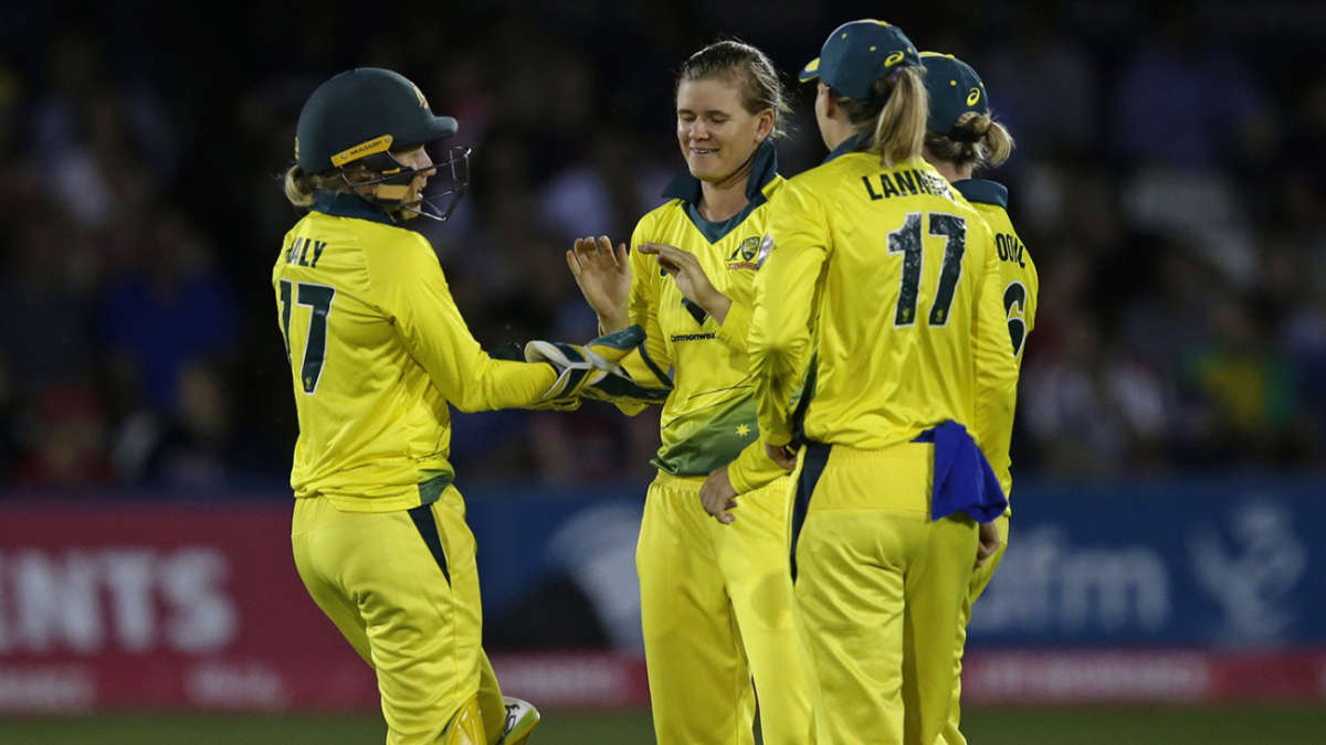 Jonassen and Wareham share seven wickets in Australia's canter
