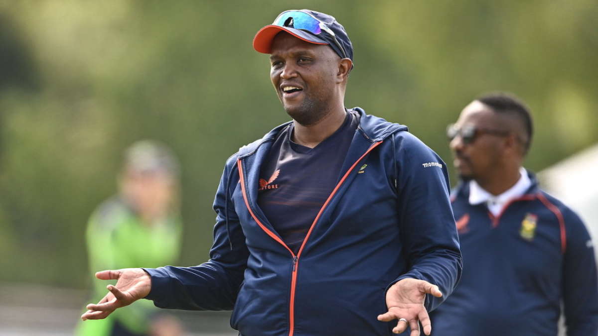 Hilton Moreeng's stint as head coach of South Africa women's team ends after 11 years
