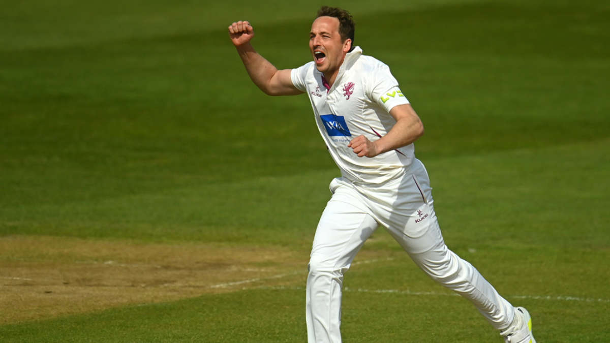Leicestershire announce signings of Josh Davey and Jonny Tattersall 