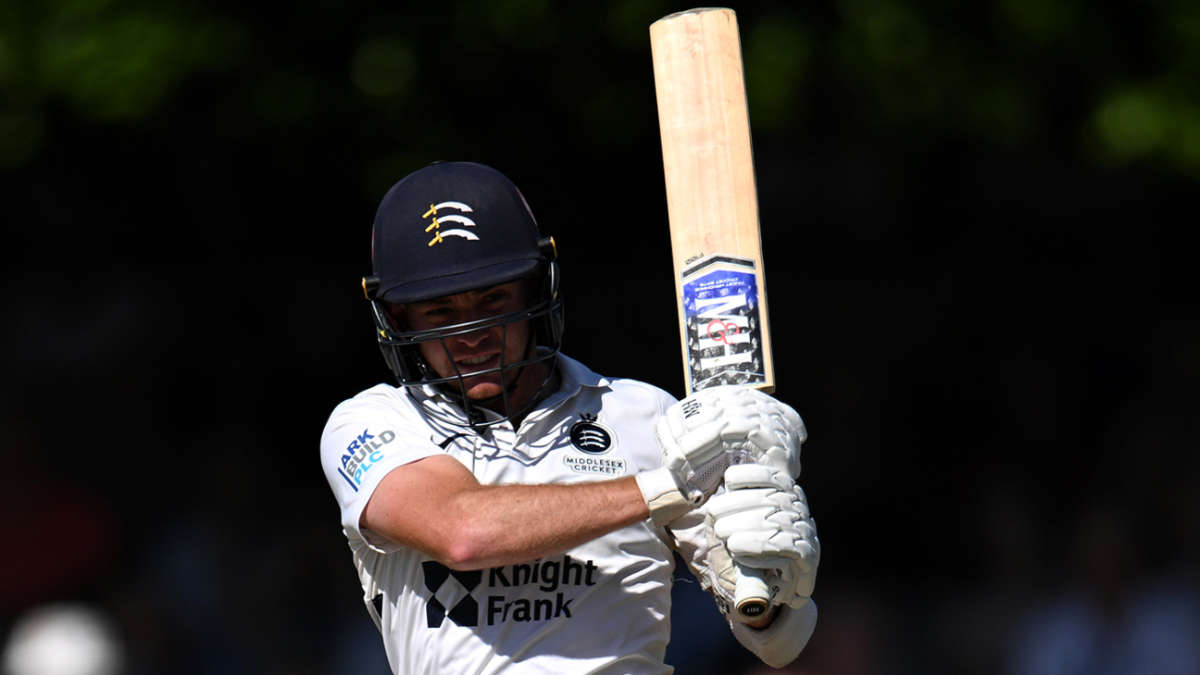 Higgins, du Plooy steer Middlesex home in fourth innings chase 