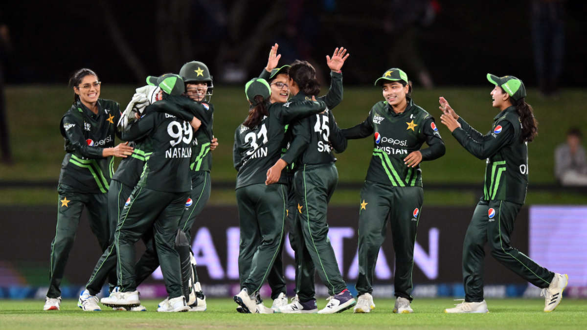 Aliya Riaz and Sadia Iqbal rule Super Over to give Pakistan consolation win