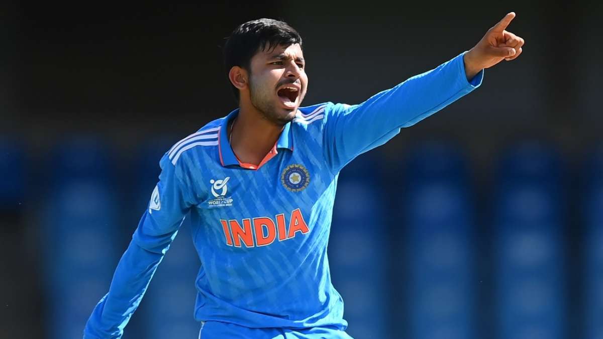 Saumy Pandey leads India to victory; England ease past Scotland