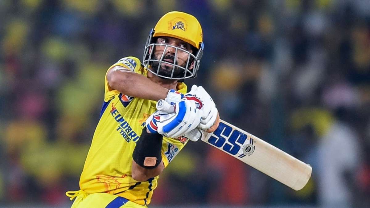 Live - Rahane guides CSK after early blows