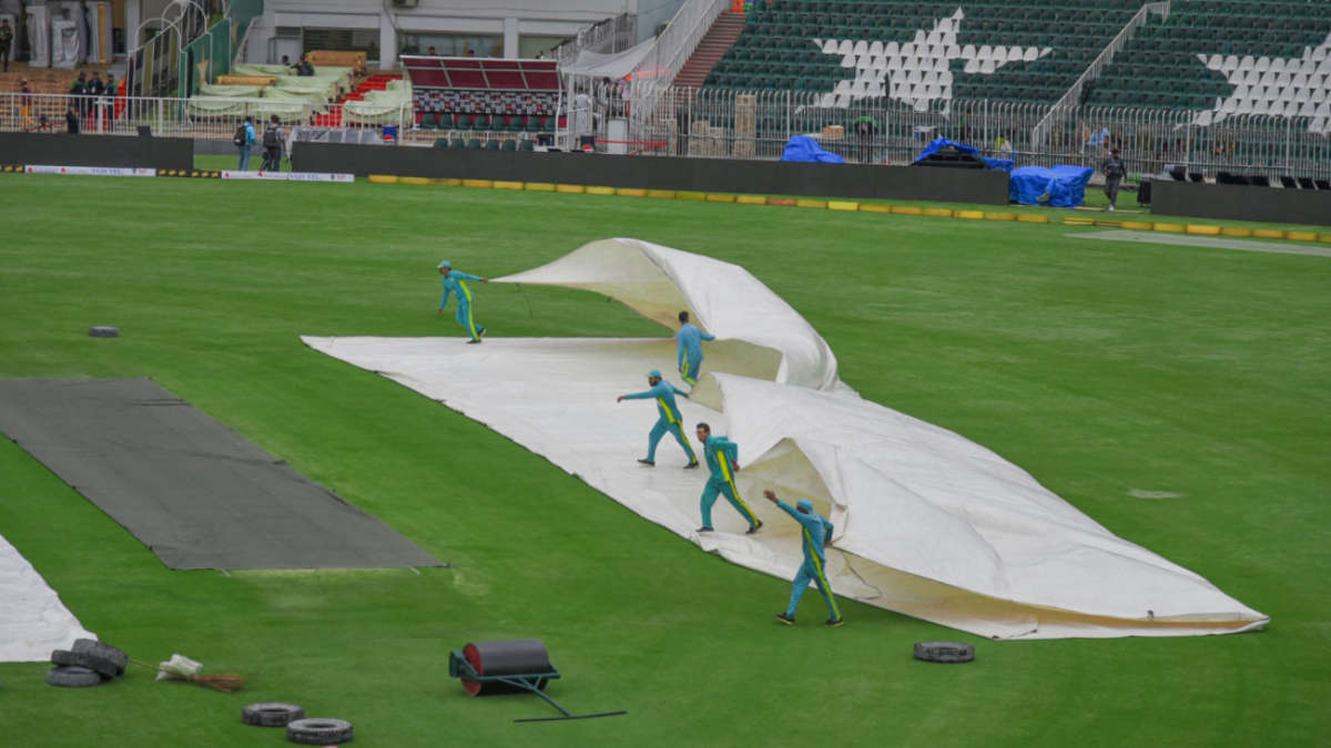 Live - Toss set for 7.30pm after drizzly start to T20I series