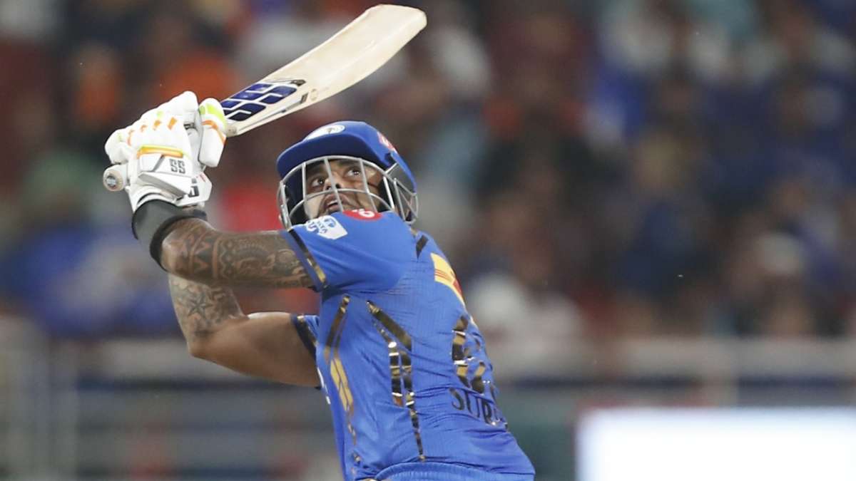 Live - Harshal's three-wicket final over keeps MI below 200