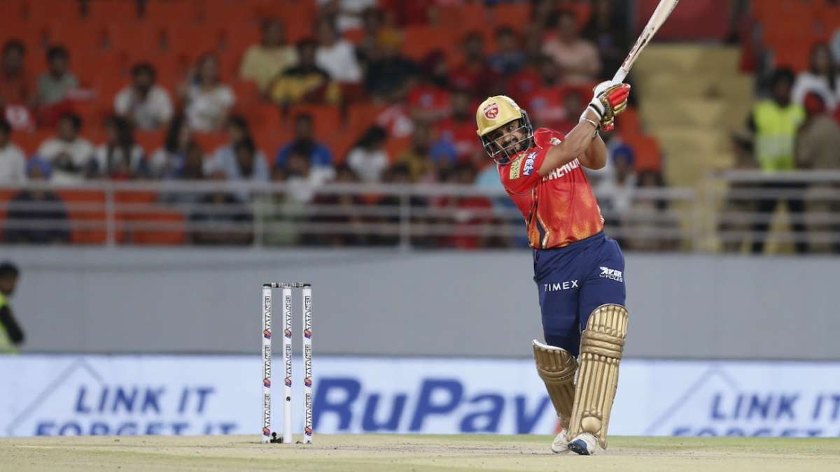 Live - Prabhsimran gets Kings off to flier in chase of 262