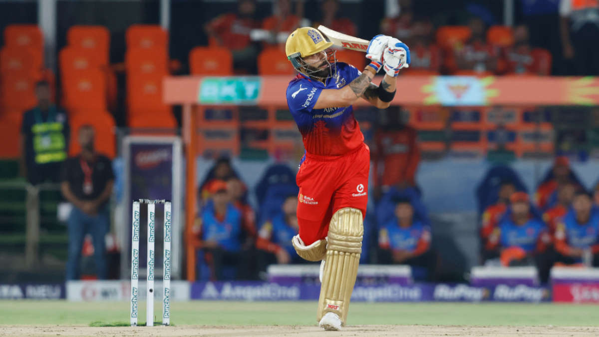 Live - Kohli on the charge but SRH strike at other end
