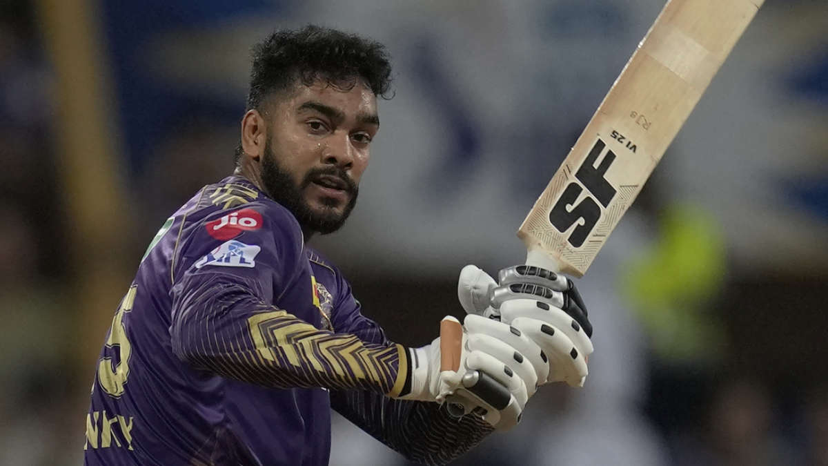 Live - Mix-up ends Russell's stay with KKR looking for big finish