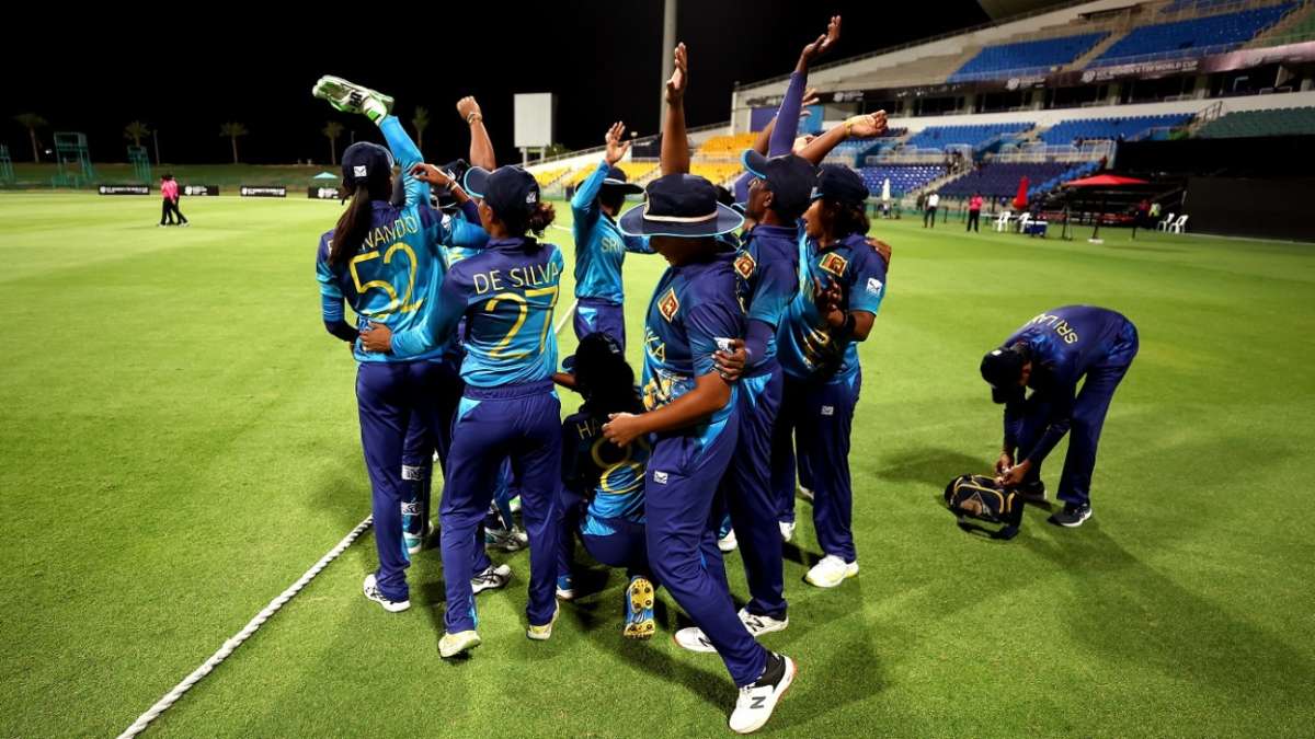 Sri Lanka hold nerve in face of Esha Oza onslaught to seal T20 World Cup berth