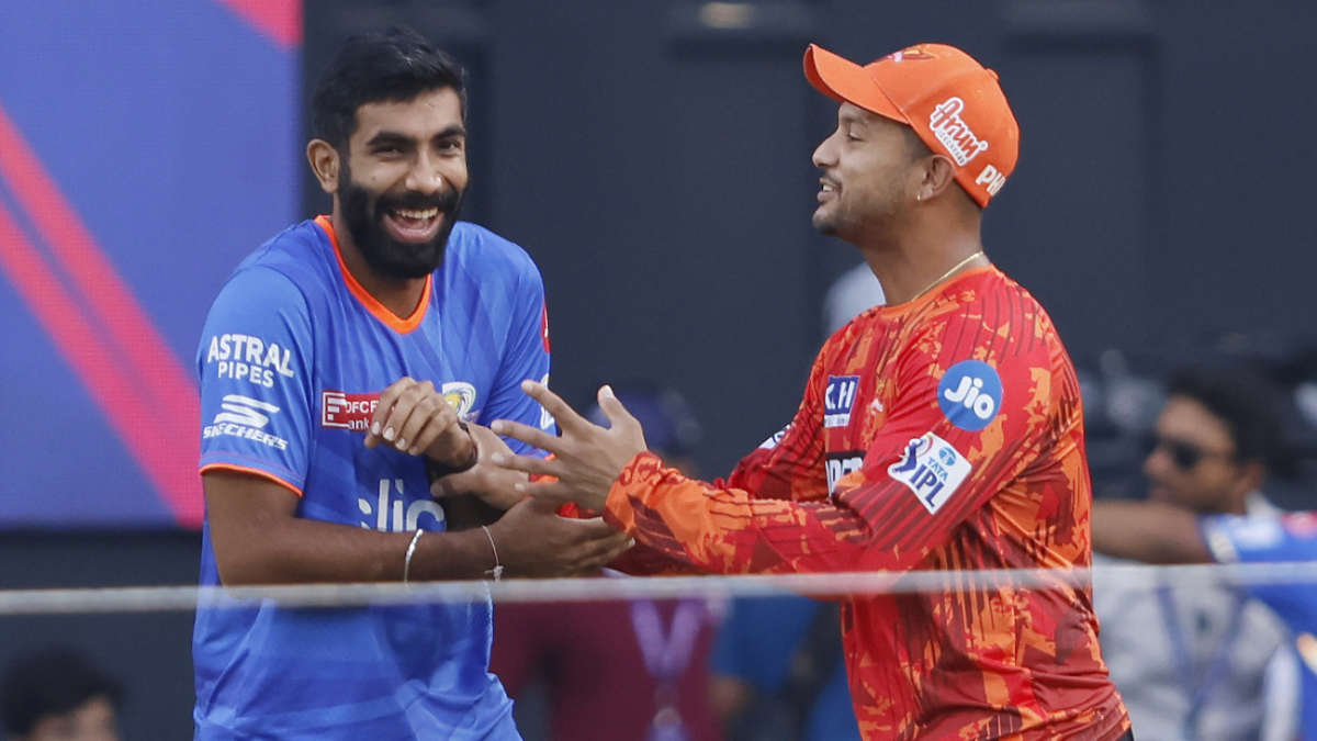 Live - Mumbai Indians welcome SRH as playoffs battle heats up