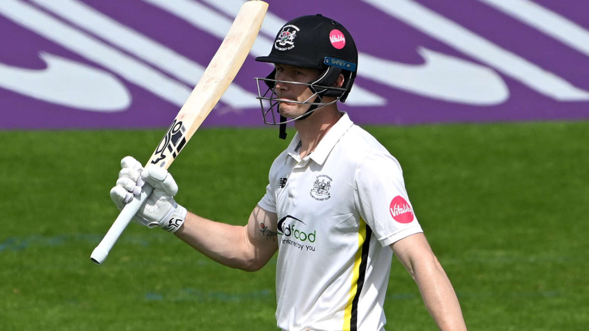 Bancroft hundred gives Gloucestershire shot at breaking win drought