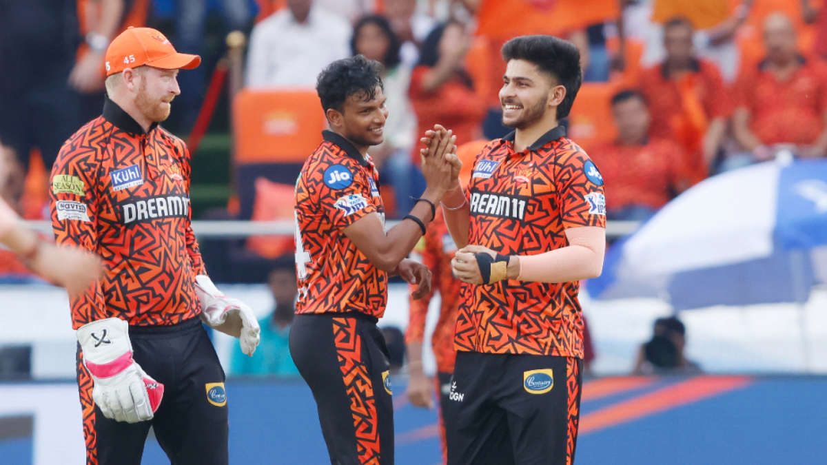 Live - SRH chip away but Kings on target for 200-plus