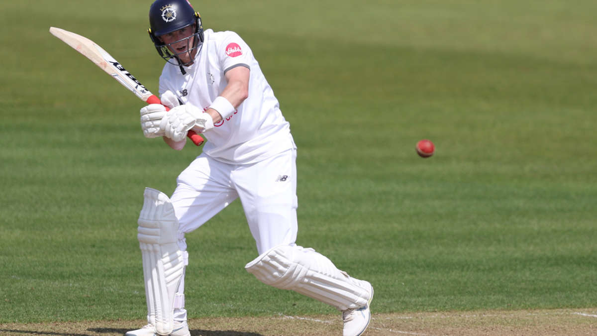 Middleton, Fuller chalk off runs to put Hampshire on the board