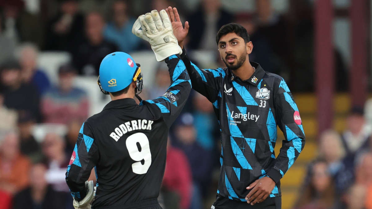 Saif Zaib stars with bat and ball as Northants hold nerve against Worcestershire