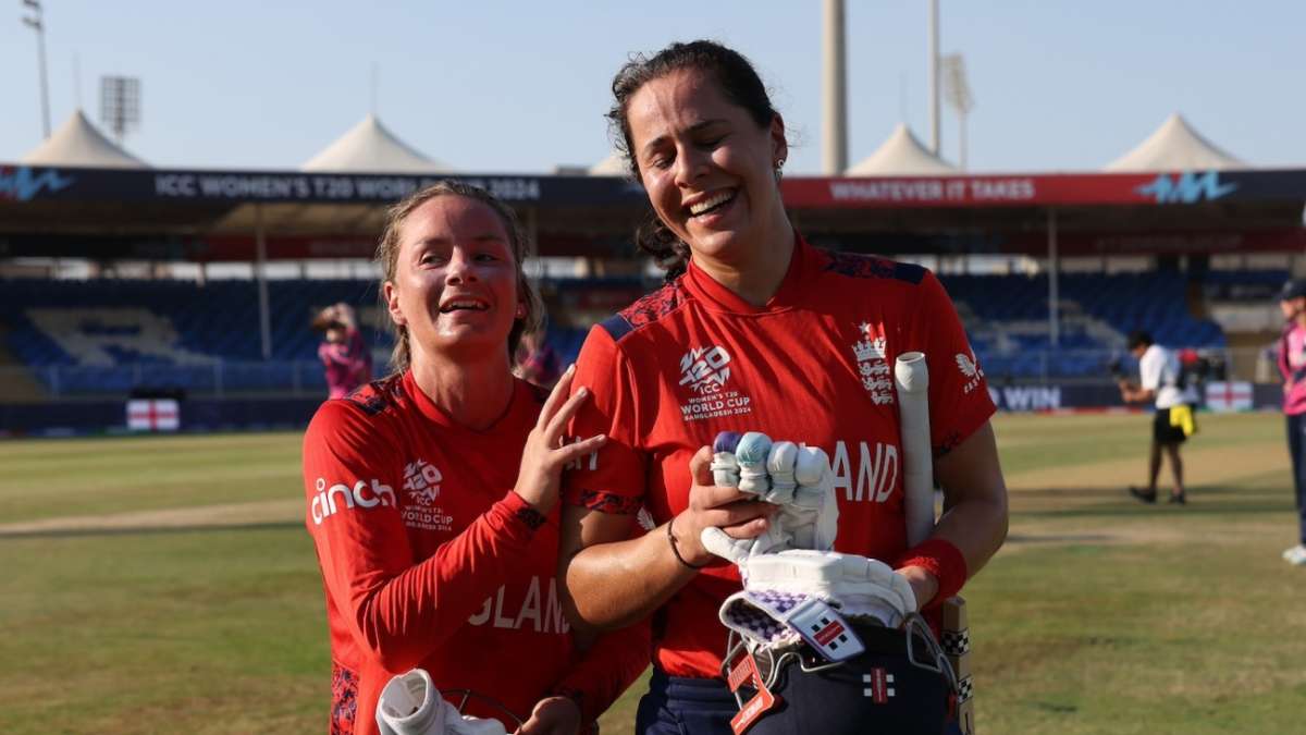 England blow Scotland away to get to the top of Group B (for now)