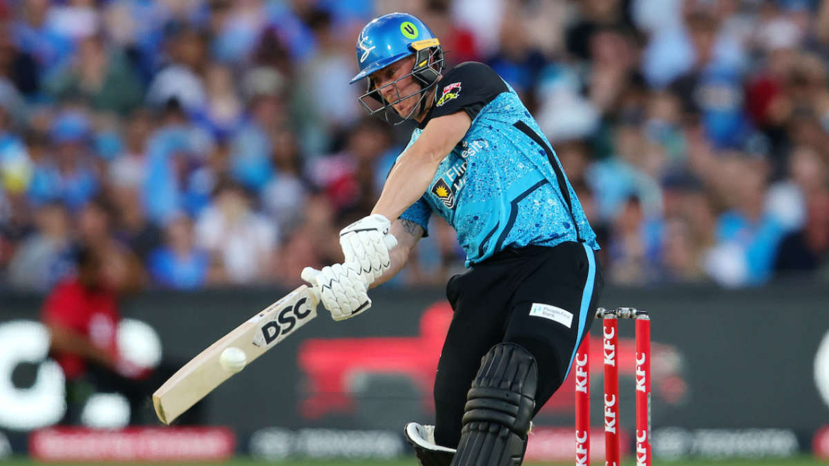 Lynn commits to a full season with Adelaide Strikers in the BBL 